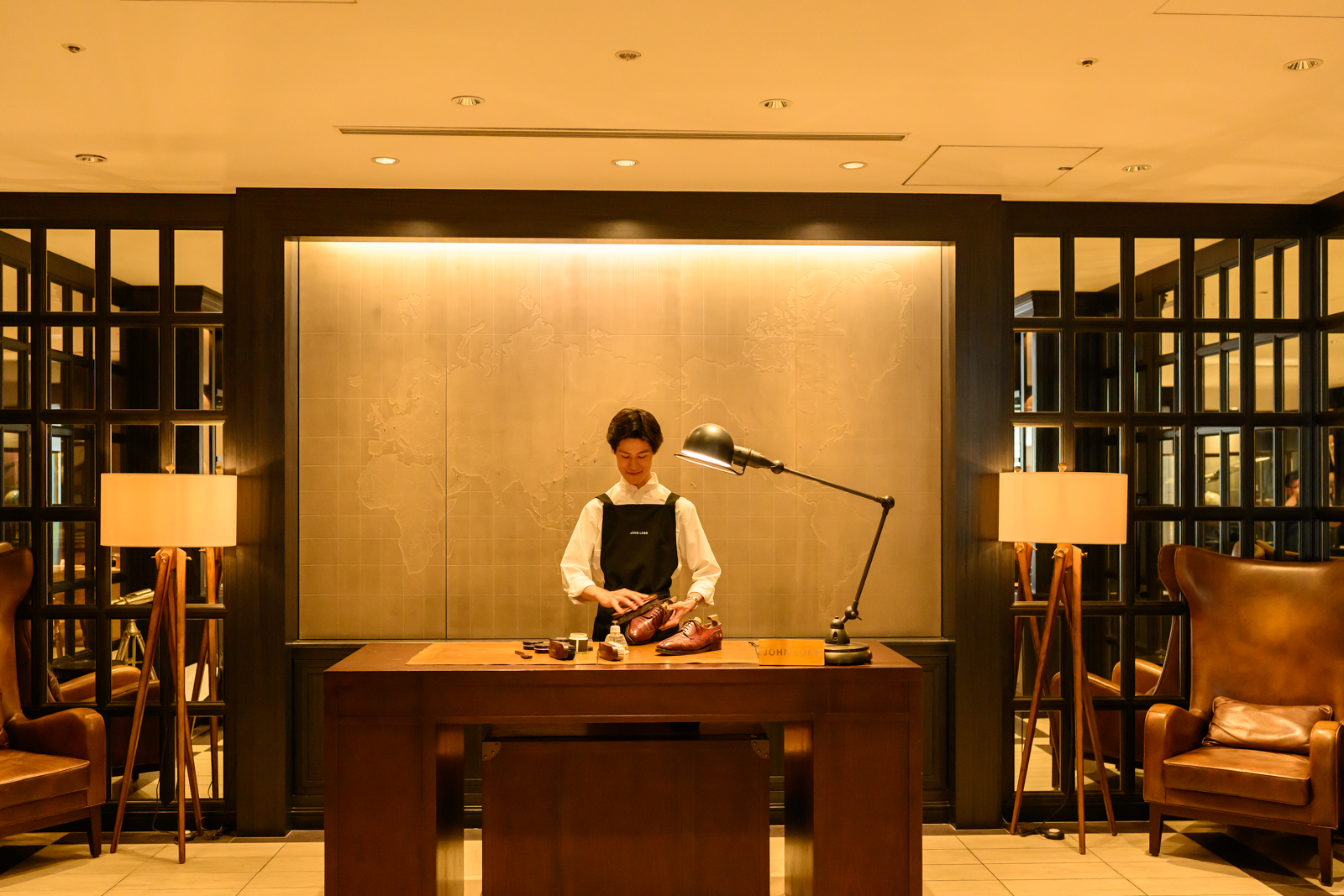 ファーストクラスラウンジでのサービスのイメージ写真です。